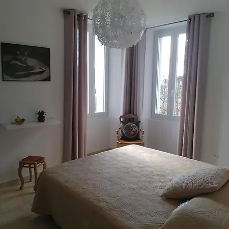 Chez Perle A Levie, Entier De Type T4 Apartment