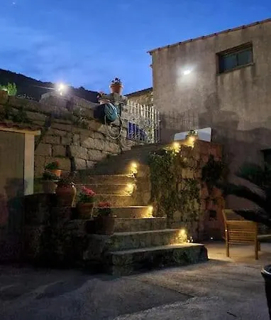 Chez Perle A Levie, Entier De Type T4 Apartment *