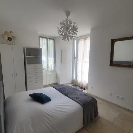 Chez Perle A Levie, Entier De Type T4 Apartment *