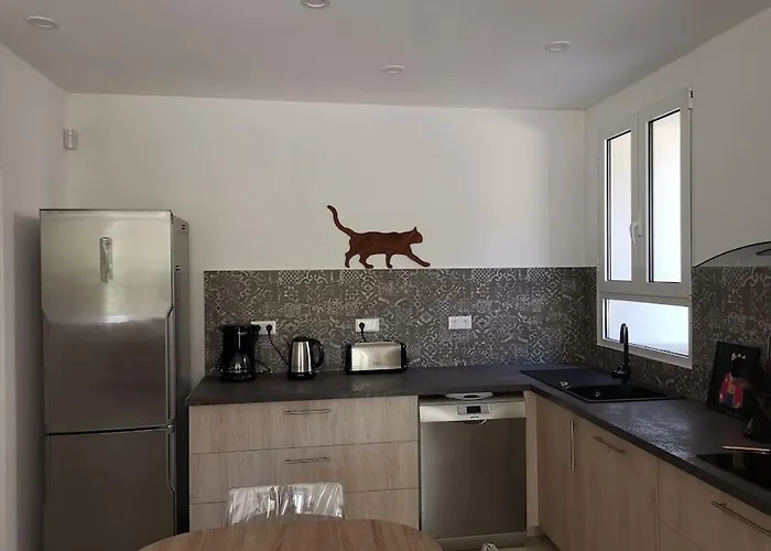 Chez Perle A Levie, Entier De Type T4 Apartment *