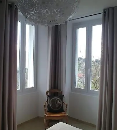 Chez Perle A Levie, Entier De Type T4