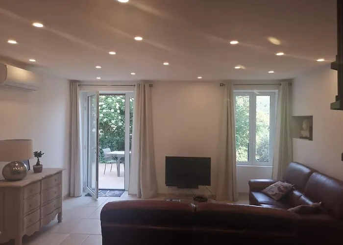 Appartement Chez Perle à Levie, Entier De Type T4