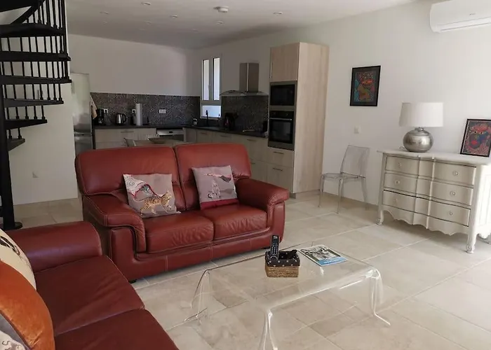 公寓 Chez Perle A Levie, Entier De Type T4 *