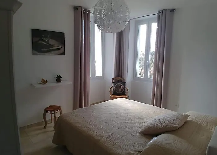 Chez Perle à Levie, Entier De Type T4 Appartement