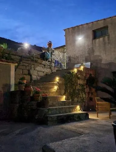 Chez Perle à Levie, Entier De Type T4 Appartement *