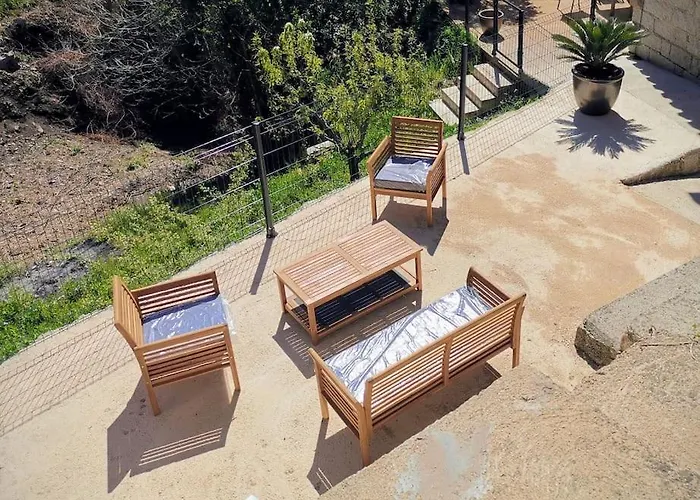 Chez Perle à Levie, Entier De Type T4 Appartement