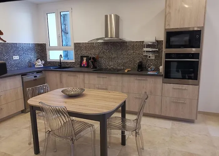 Chez Perle à Levie, Entier De Type T4 *