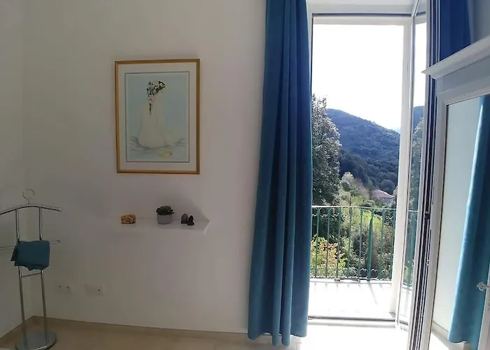 Chez Perle à Levie, Entier De Type T4 Appartement *